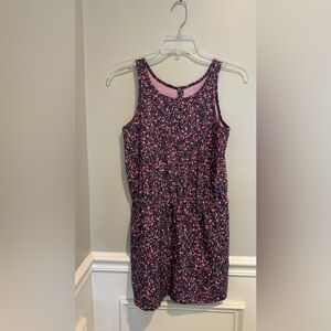 Athleta girls romper size 14 extra large, beautiful material, has pockets